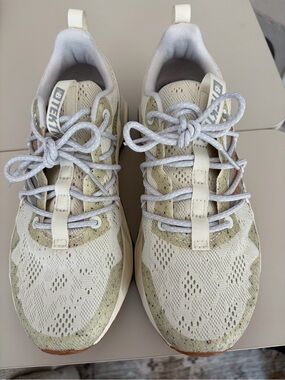 New Balance Cream and Light Gray Knit Sneakers